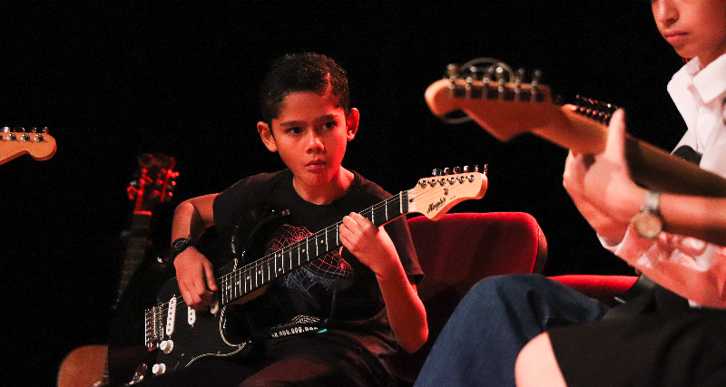 GUITARRA  A PARTIR DE 8 ANOS - 5ª FEIRA 18H10/19H