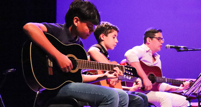 VIOLÃO 6 A 12 ANOS - 2ª FEIRA 18H10/19H