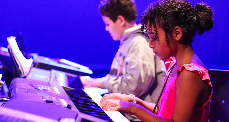 TECLADO A PARTIR DE 6 ANOS - 4ª FEIRA 19H10/20H
