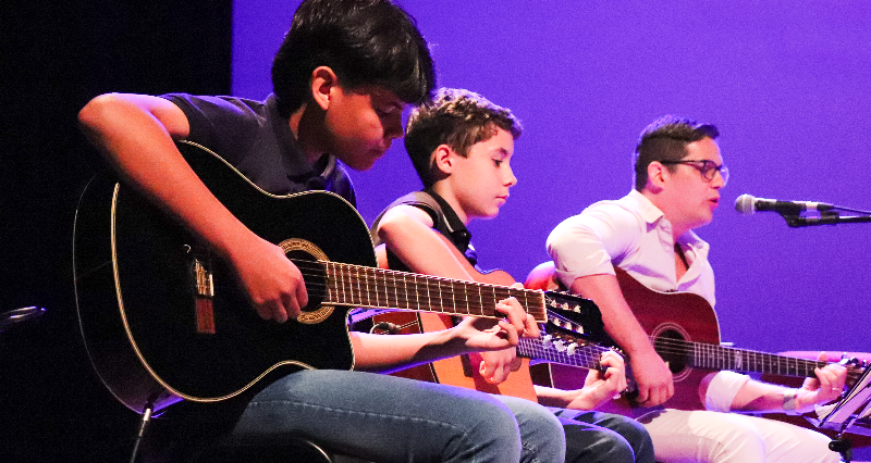 VIOLÃO A PARTIR DE 12 ANOS - 3ª FEIRA 19H10/20H
