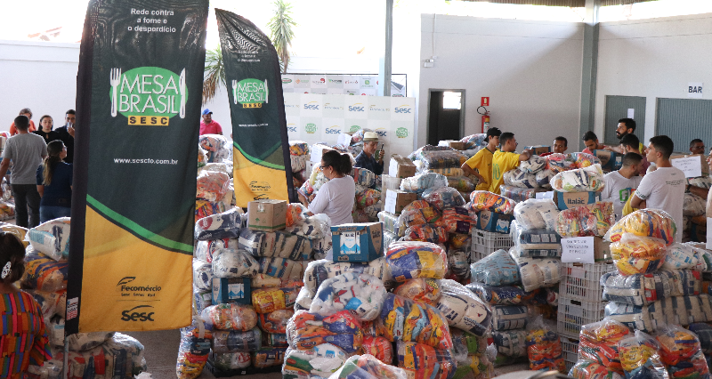 SOLIDARIEDADE - Mesa Brasil realiza entrega de mais de 70 toneladas de alimentos arrecadados na Expoara 2023